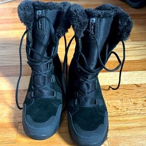 Columbia women’s Ice Maiden boots